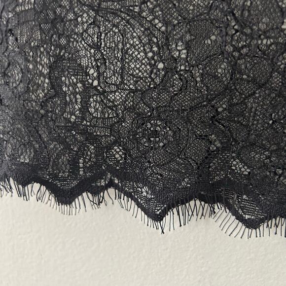 Strut & Bolt Women's Short Sleeve Floral Fringe Lace Top Shell S Small - Picture 3 of 6